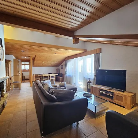 Sonnhuesli Dachwohnung * 萨斯费