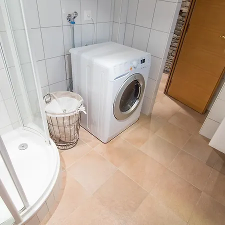 Sonnhuesli Dachwohnung 公寓 *