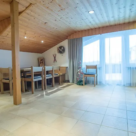 Sonnhuesli Dachwohnung 公寓